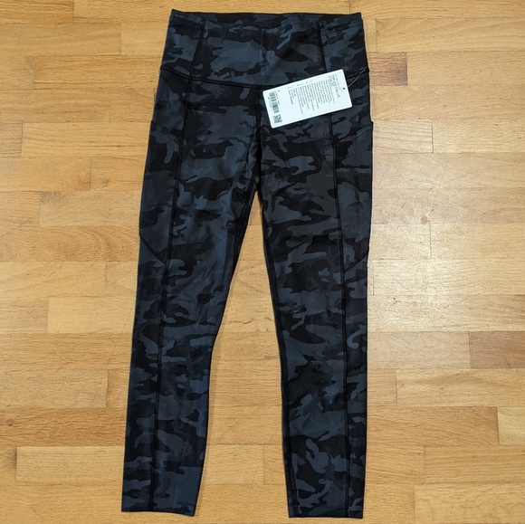 SOLD - NEW Fast and Free 2 High Rise 23 Inch Crop - Picture 2 of 12